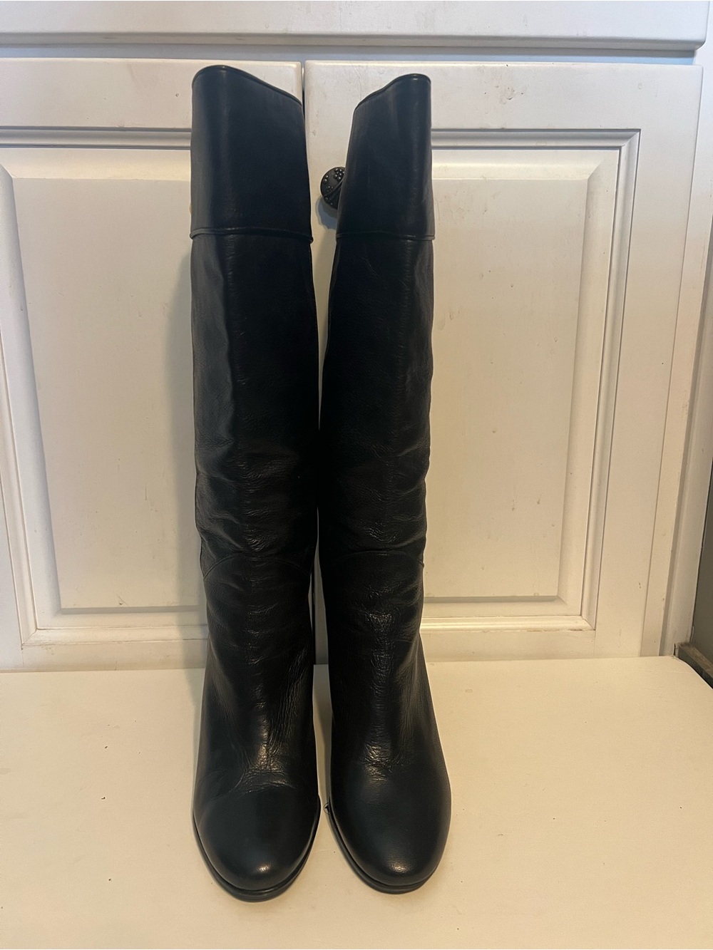 KATE SPADE Belinda Black
Gold Button Soft Leather Knee High
Boots Size 6.5. NWOB